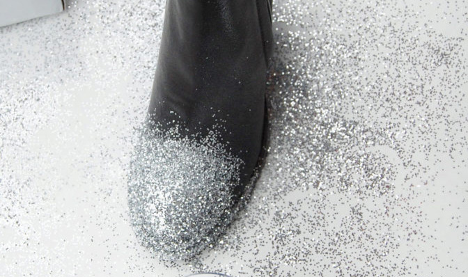 DIY-botas-de-glitter-06-faça-você-mesmo